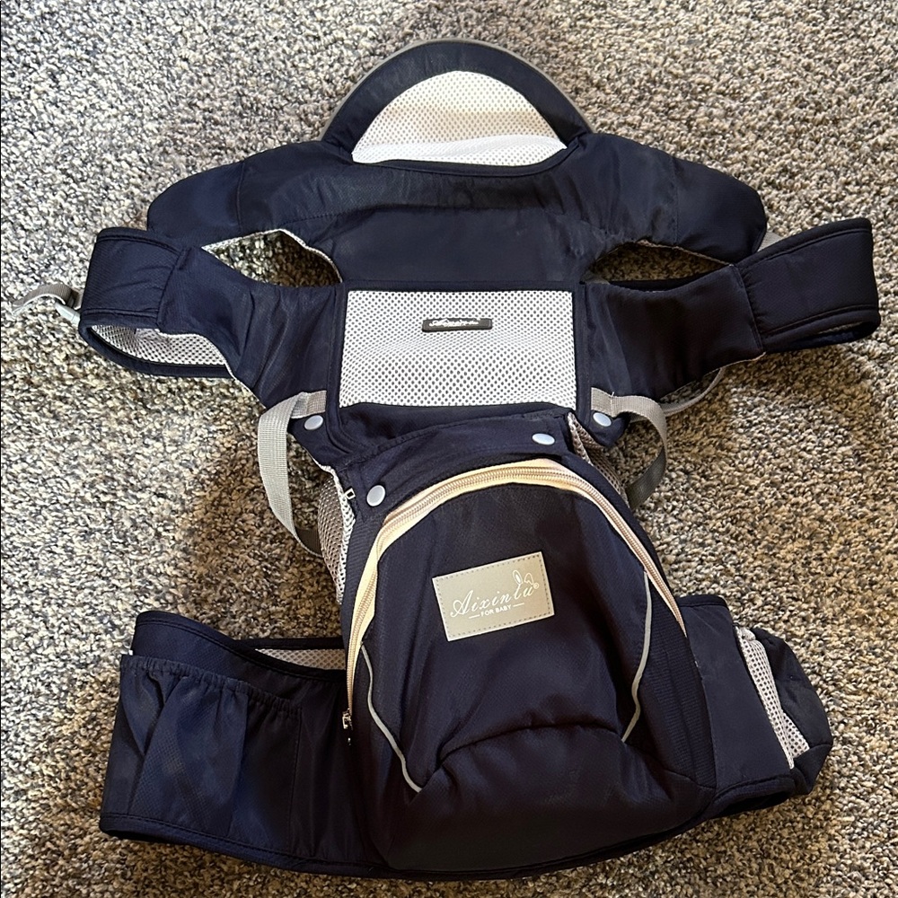 Kid Carrier NWT
